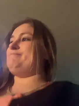 Snapshot of BuzzBunni69 chatting on September 25, 9:13 am BuzzBunni69 online show from September 25, 9:13 am