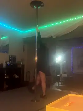 Snapshot of BuzzBunni69 chatting on October 6, 3:48 am BuzzBunni69 online show from October 6, 3:48 am