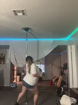 Snapshot of BuzzBunni69 chatting on October 11, 11:47 pm BuzzBunni69 online show from October 11, 11:47 pm