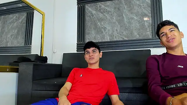 Snapshot of Stiben_boy chatting on January 19, 12:53 pm Stiben boy online show from January 19, 12:53 pm