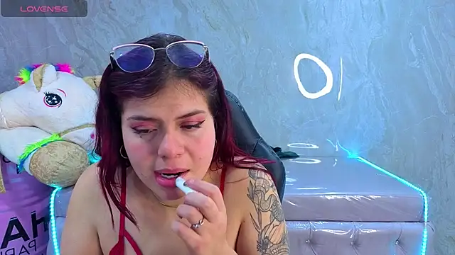 draviana a  online show from February 7, 3:10 am