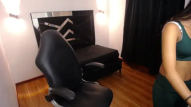 MarianaRojas  online show from December 21, 3:46 am