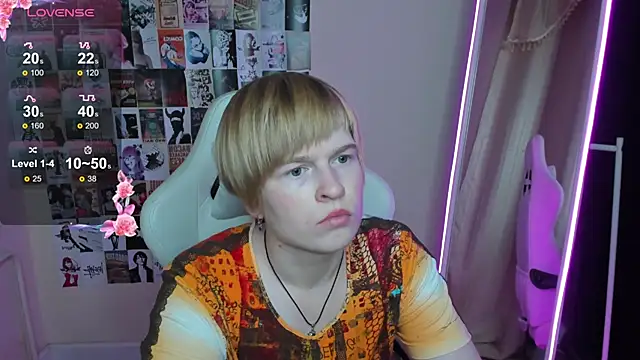 Cattie w  online show from November 19, 1:27 am