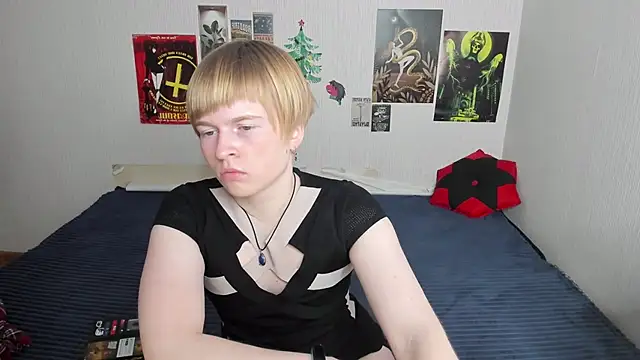 Cattie w  online show from April 8, 1:16 am