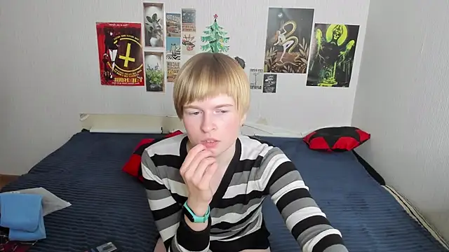 Cattie w  online show from April 11, 7:45 am