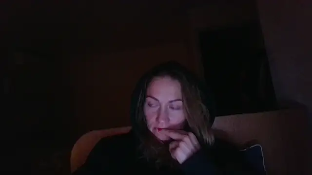 Snapshot of Thavione chatting on January 31, 8:51 pm Thavione online show from January 31, 8:51 pm