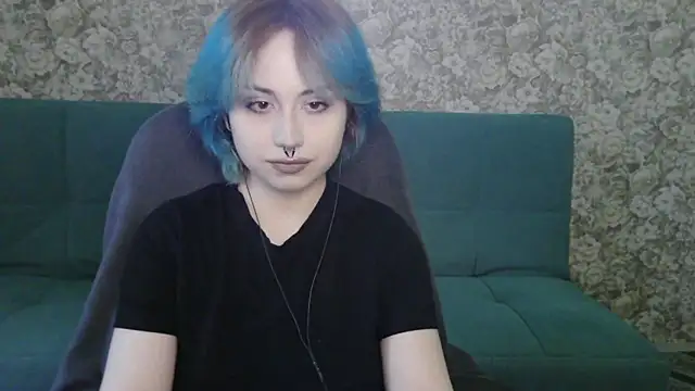 LeisaHopperstad online show from April 3, 2:15 pm