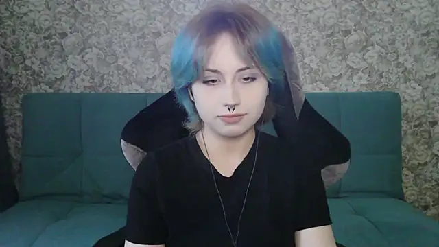 LeisaHopperstad online show from April 14, 2:12 pm