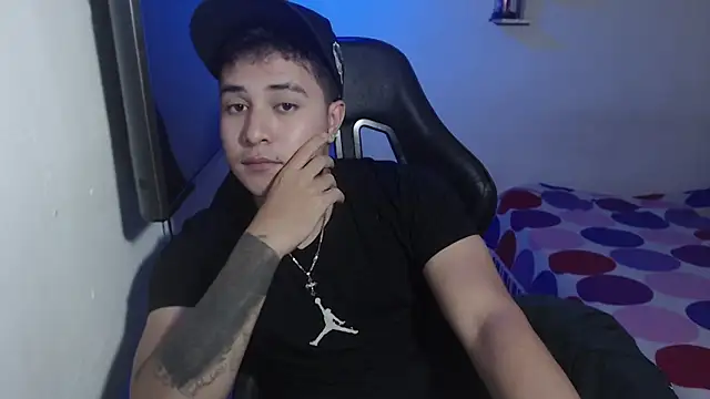 loki32men online show from October 16, 4:24 am