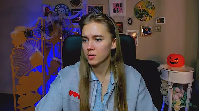 JuneWoods online show from October 27, 6:39 am