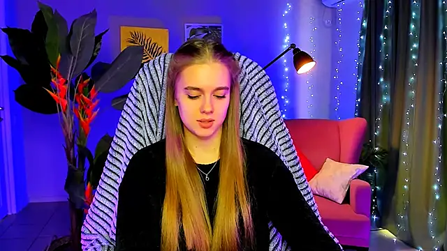 JuneWoods online show from February 5, 7:24 am