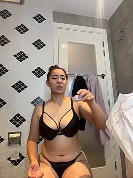 Snapshot of blueburrypie chatting on February 21, 5:36 pm blueburrypie online show from February 21, 5:36 pm