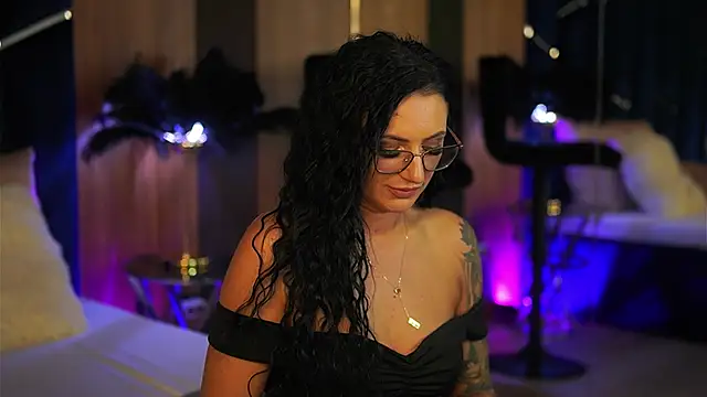 MistyWooods online show from October 18, 1:08 am