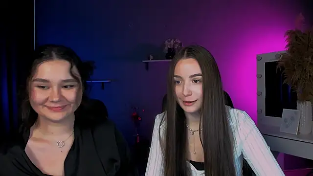 leslie bird online show from October 1, 1:28 pm