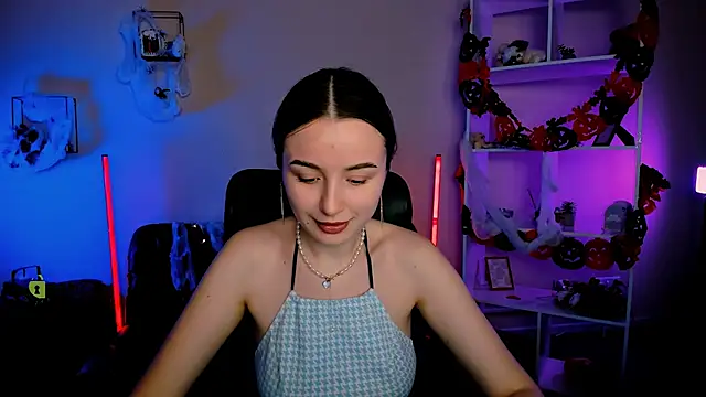 leslie bird online show from October 24, 8:55 am