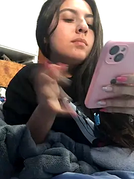 Snapshot of larj021bb chatting on November 10, 8:19 pm larj021bb online show from November 10, 8:19 pm