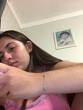 Snapshot of larj021bb chatting on February 21, 12:33 am larj021bb online show from February 21, 12:33 am