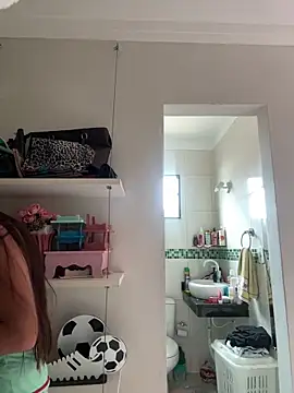 Snapshot of larj021bb chatting on April 1, 12:39 pm larj021bb online show from April 1, 12:39 pm