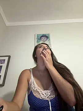 Snapshot of larj021bb chatting on April 7, 11:37 pm larj021bb online show from April 7, 11:37 pm