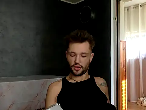 Snapshot of babykriss chatting on October 5, 8:56 am babykriss online show from October 5, 8:56 am