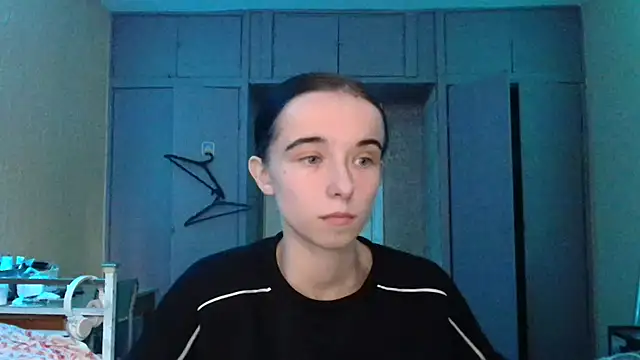 Emilia Light online show from October 17, 8:39 am