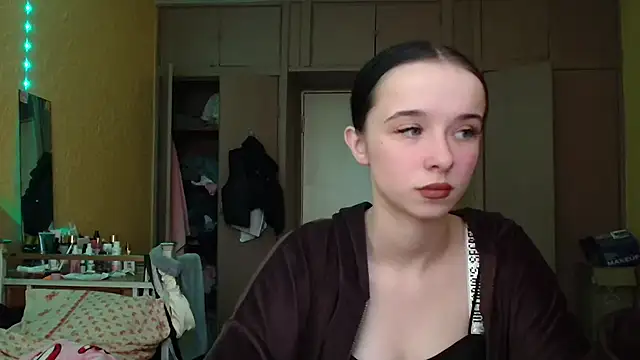 Emilia Light online show from April 1, 2:14 pm