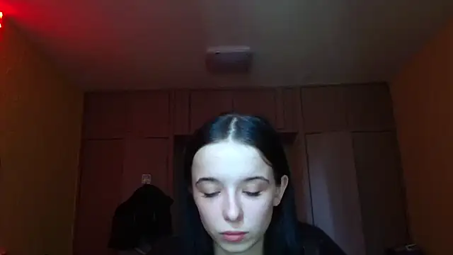 Emilia Light online show from April 14, 8:20 am