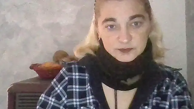 GoldenAngelMilf online show from February 2, 3:00 pm