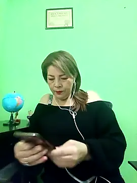 Snapshot of VANESSA__01 chatting on October 17, 12:19 pm VANESSA 01 online show from October 17, 12:19 pm