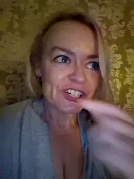 Snapshot of demidelightfulxx chatting on September 28, 6:41 am demidelightfulxx online show from September 28, 6:41 am
