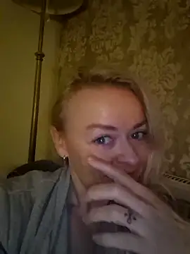 Snapshot of demidelightfulxx chatting on October 5, 6:01 am demidelightfulxx online show from October 5, 6:01 am