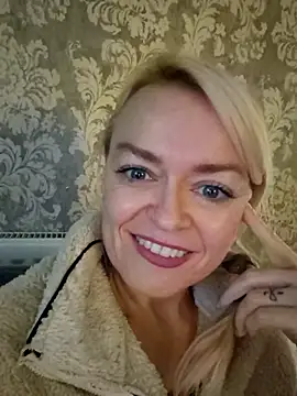 Snapshot of demidelightfulxx chatting on October 11, 10:58 am demidelightfulxx online show from October 11, 10:58 am