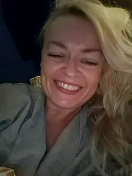 Snapshot of demidelightfulxx chatting on October 18, 9:48 pm demidelightfulxx online show from October 18, 9:48 pm