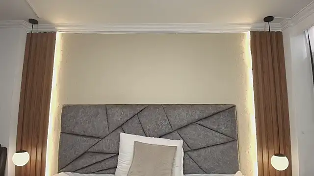 GabySweett  online show from April 7, 1:22 pm