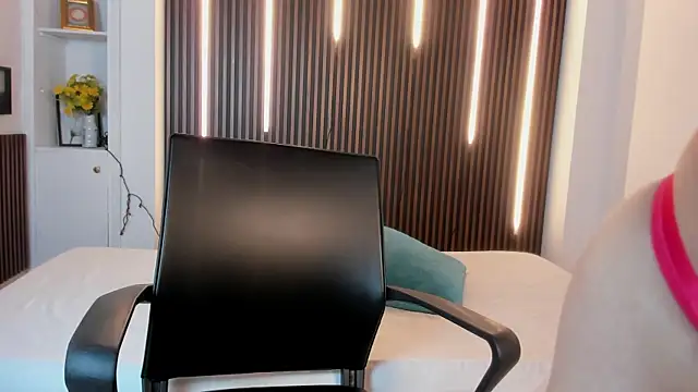 Snapshot of Caroline_Millerr chatting on October 3, 8:39 pm Caroline Millerr online show from October 3, 8:39 pm