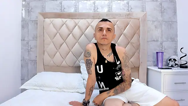 CharlotteAndSimon online show from October 1, 9:10 pm