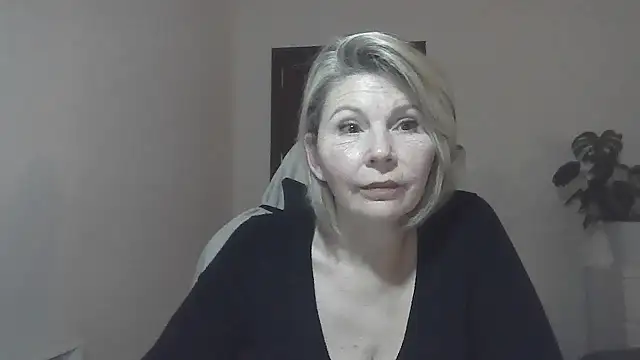 Snapshot of Norivaya chatting on February 2, 12:09 am Norivaya online show from February 2, 12:09 am