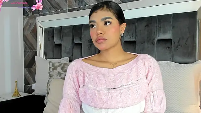 NaylaGrey online show from March 12, 11:38 am