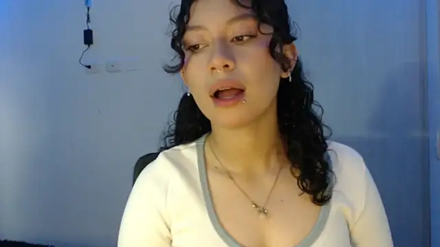 Ivonnybonn online show from October 24, 3:19 pm