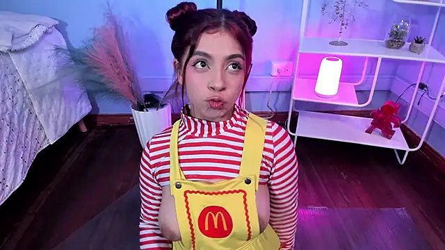 Snapshot of KathiaSaenz_ chatting on October 2, 3:57 am KathiaSaenz  online show from October 2, 3:57 am