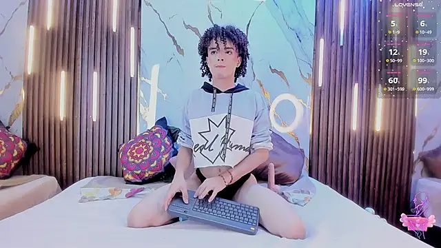 NoahVidall online show from October 4, 5:27 am