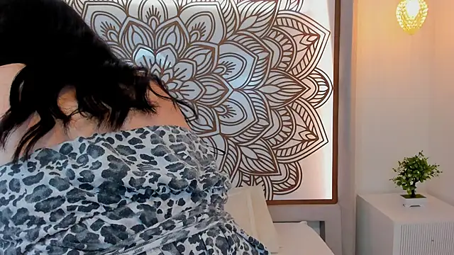 Snapshot of Daphne_Nicolle chatting on October 7, 12:41 am Daphne Nicolle online show from October 7, 12:41 am