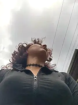  TOMOE online show from December 19, 5:20 pm