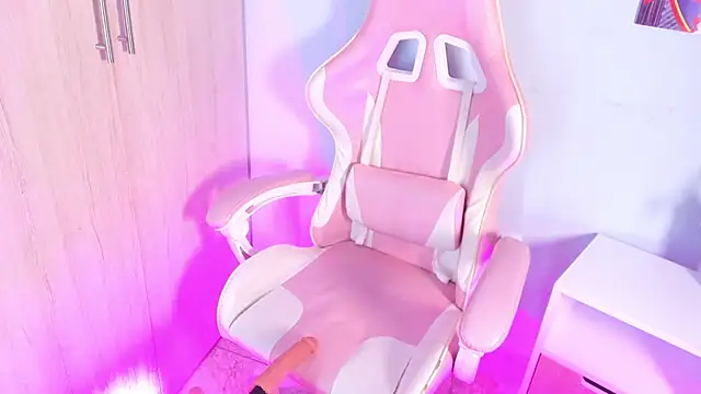 Snapshot of Athenea__fox chatting on November 9, 11:19 am Athenea fox online show from November 9, 11:19 am