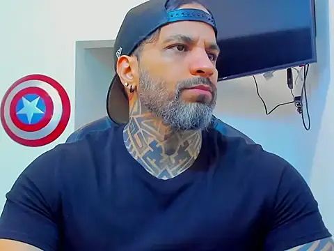 JoshRigby online show from December 5, 7:43 pm