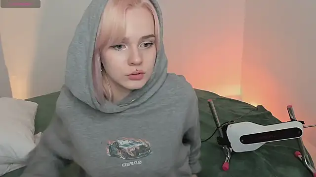 MayWins online show from March 4, 7:14 am