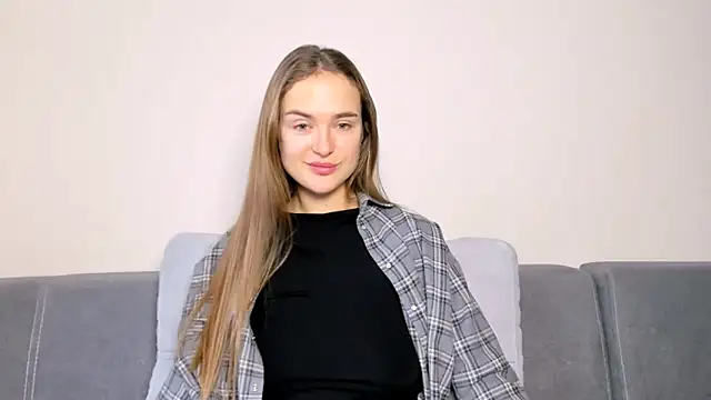 LilMary  online show from December 18, 7:14 am