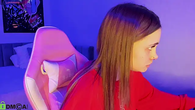 KarinaBroks online show from December 18, 12:00 pm