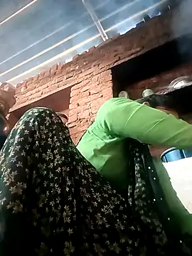 Snapshot of SHMA-77 chatting on November 3, 2:57 am SHMA-77 online show from November 3, 2:57 am