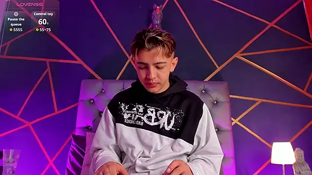 Lian Miller1  online show from March 21, 12:43 pm